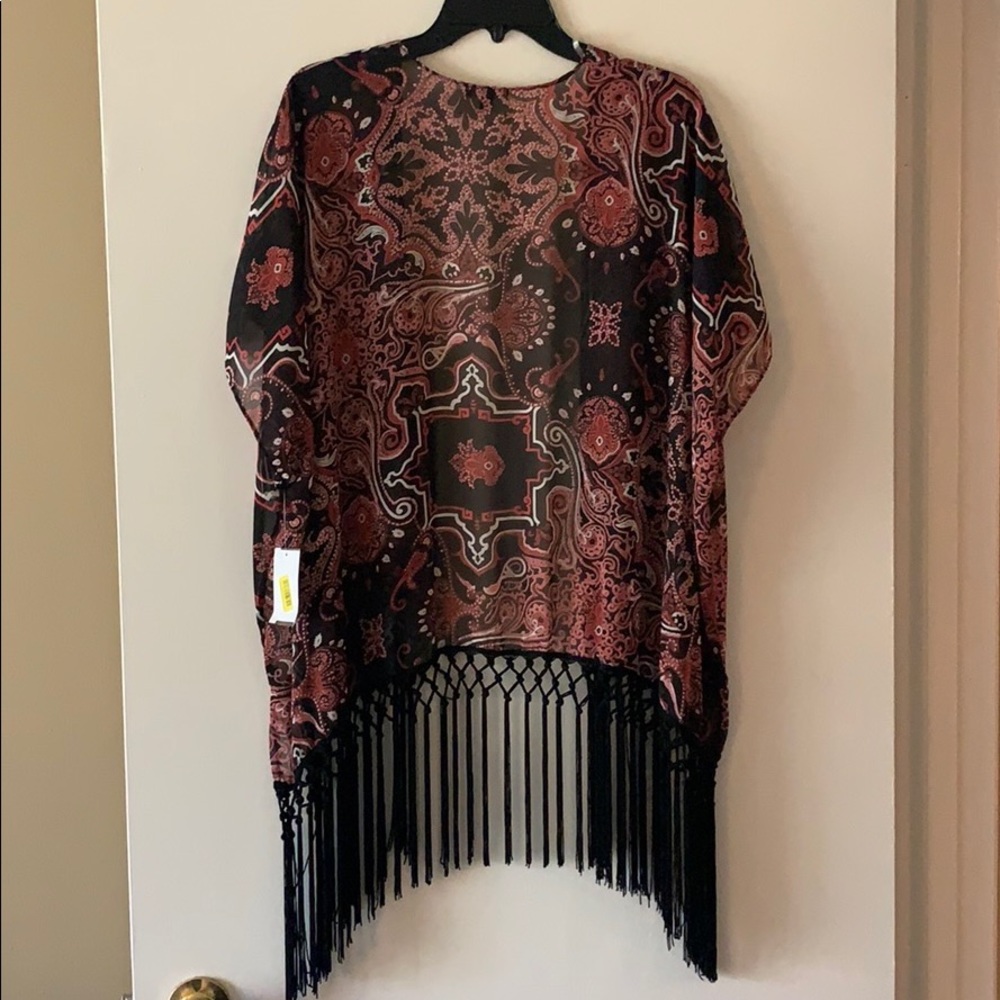 Black fringe kimono with pink and white detail - Picture 4 of 5